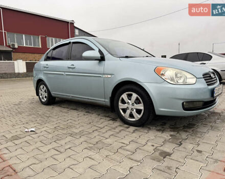Серый Хендай Акцент, объемом двигателя 1.6 л и пробегом 211 тыс. км за 5200 $, фото 2 на Automoto.ua