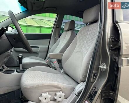 Сірий Хендай Акцент, об'ємом двигуна 1.4 л та пробігом 228 тис. км за 5990 $, фото 8 на Automoto.ua