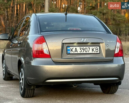 Сірий Хендай Акцент, об'ємом двигуна 1.4 л та пробігом 138 тис. км за 5600 $, фото 31 на Automoto.ua
