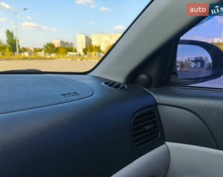 Серый Хендай Акцент, объемом двигателя 1.4 л и пробегом 275 тыс. км за 4700 $, фото 10 на Automoto.ua