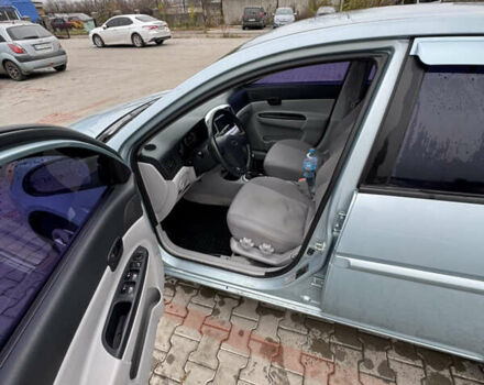 Серый Хендай Акцент, объемом двигателя 1.6 л и пробегом 211 тыс. км за 5200 $, фото 22 на Automoto.ua