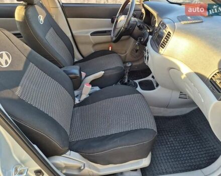 Сірий Хендай Акцент, об'ємом двигуна 1.4 л та пробігом 175 тис. км за 4950 $, фото 13 на Automoto.ua