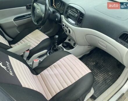 Сірий Хендай Акцент, об'ємом двигуна 1.4 л та пробігом 168 тис. км за 4500 $, фото 5 на Automoto.ua