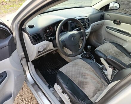 Сірий Хендай Акцент, об'ємом двигуна 1.4 л та пробігом 300 тис. км за 2800 $, фото 5 на Automoto.ua