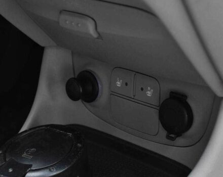 Серый Хендай Акцент, объемом двигателя 1.4 л и пробегом 327 тыс. км за 4999 $, фото 13 на Automoto.ua