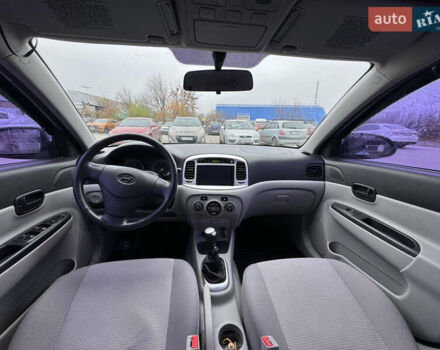 Серый Хендай Акцент, объемом двигателя 1.6 л и пробегом 211 тыс. км за 5200 $, фото 15 на Automoto.ua