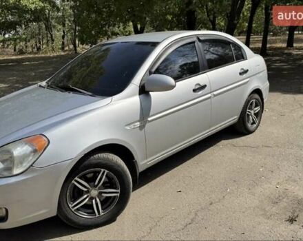 Серый Хендай Акцент, объемом двигателя 1.4 л и пробегом 450 тыс. км за 4800 $, фото 1 на Automoto.ua