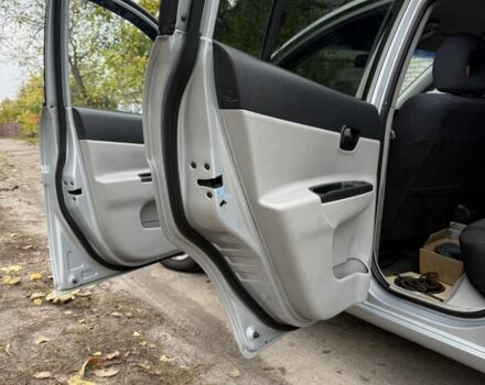 Серый Хендай Акцент, объемом двигателя 1.4 л и пробегом 200 тыс. км за 3500 $, фото 14 на Automoto.ua