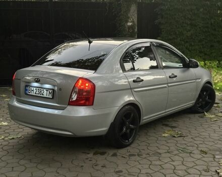 Серый Хендай Акцент, объемом двигателя 1.4 л и пробегом 200 тыс. км за 4990 $, фото 5 на Automoto.ua