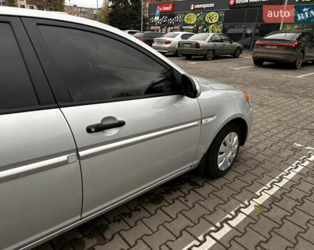 Серый Хендай Акцент, объемом двигателя 1.4 л и пробегом 327 тыс. км за 4500 $, фото 16 на Automoto.ua