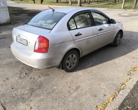 Серый Хендай Акцент, объемом двигателя 1.4 л и пробегом 120 тыс. км за 3600 $, фото 3 на Automoto.ua