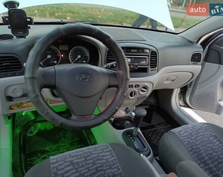 Сірий Хендай Акцент, об'ємом двигуна 1.4 л та пробігом 130 тис. км за 5100 $, фото 14 на Automoto.ua