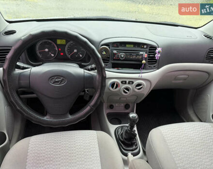Серый Хендай Акцент, объемом двигателя 1.49 л и пробегом 190 тыс. км за 6200 $, фото 9 на Automoto.ua