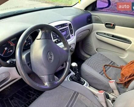 Хендай Акцент 2008 в Харькове на Automoto.ua Серый Хендай Акцент, объемом двигателя 1.6 л и пробегом 224 тыс. км за 5300 $, фото 13 на Automoto.ua