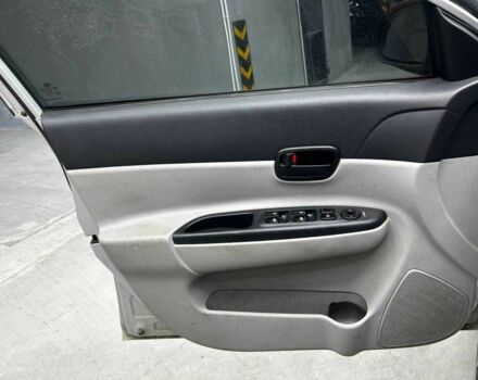 Серый Хендай Акцент, объемом двигателя 1.4 л и пробегом 168 тыс. км за 5200 $, фото 7 на Automoto.ua