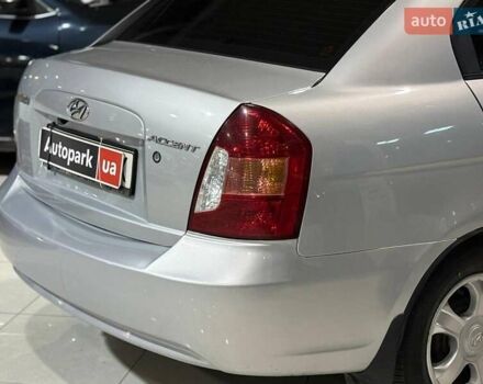 Серый Хендай Акцент, объемом двигателя 1.4 л и пробегом 203 тыс. км за 4990 $, фото 7 на Automoto.ua