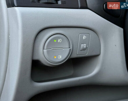 Сірий Хендай Акцент, об'ємом двигуна 1.4 л та пробігом 138 тис. км за 5600 $, фото 55 на Automoto.ua