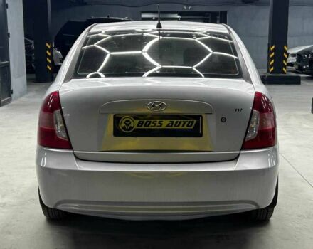 Серый Хендай Акцент, объемом двигателя 1.4 л и пробегом 168 тыс. км за 5200 $, фото 4 на Automoto.ua