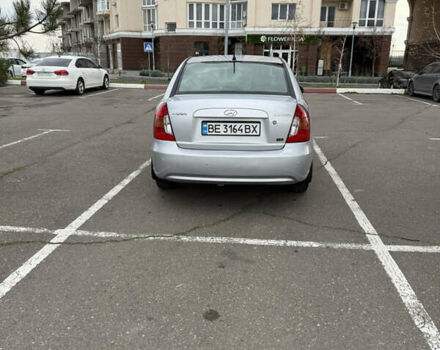 Серый Хендай Акцент, объемом двигателя 1.59 л и пробегом 140 тыс. км за 4999 $, фото 3 на Automoto.ua