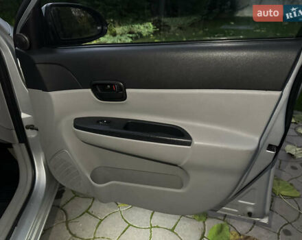 Серый Хендай Акцент, объемом двигателя 1.4 л и пробегом 200 тыс. км за 4990 $, фото 27 на Automoto.ua