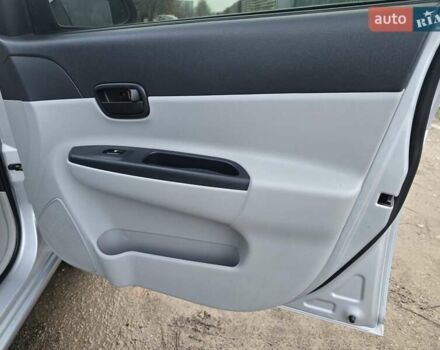 Серый Хендай Акцент, объемом двигателя 1.4 л и пробегом 82 тыс. км за 6600 $, фото 45 на Automoto.ua