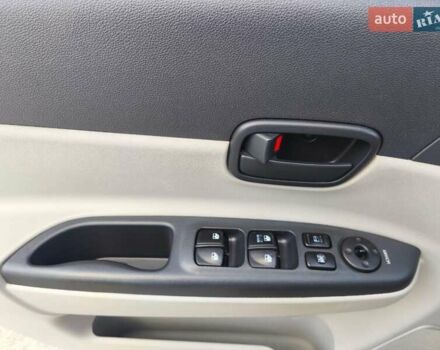 Серый Хендай Акцент, объемом двигателя 1.4 л и пробегом 275 тыс. км за 4700 $, фото 5 на Automoto.ua