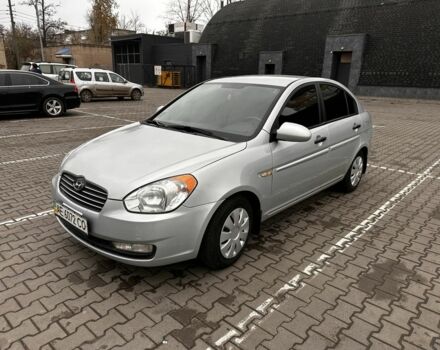 Серый Хендай Акцент, объемом двигателя 1.4 л и пробегом 327 тыс. км за 4500 $, фото 1 на Automoto.ua