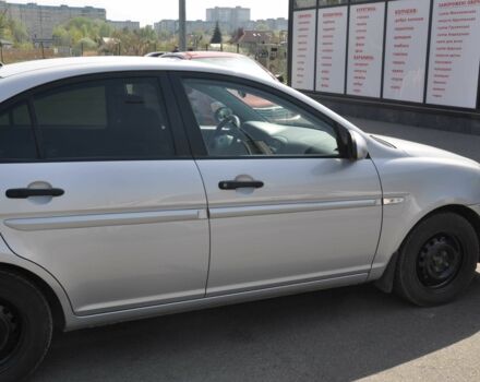 Серый Хендай Акцент, объемом двигателя 1.4 л и пробегом 158 тыс. км за 4200 $, фото 2 на Automoto.ua