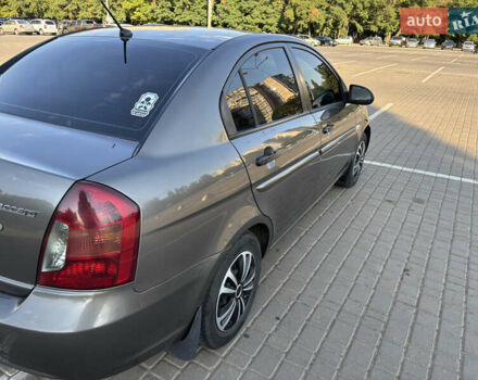 Серый Хендай Акцент, объемом двигателя 1.4 л и пробегом 135 тыс. км за 4800 $, фото 2 на Automoto.ua
