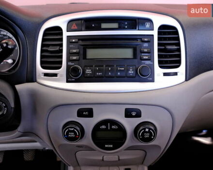 Серый Хендай Акцент, объемом двигателя 1.6 л и пробегом 55 тыс. км за 6900 $, фото 29 на Automoto.ua