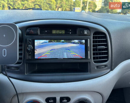 Серый Хендай Акцент, объемом двигателя 1.4 л и пробегом 135 тыс. км за 4800 $, фото 19 на Automoto.ua