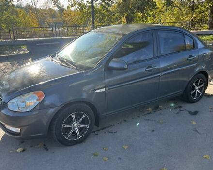 Серый Хендай Акцент, объемом двигателя 1.6 л и пробегом 308 тыс. км за 4600 $, фото 4 на Automoto.ua