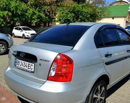 Сірий Хендай Акцент, об'ємом двигуна 1.4 л та пробігом 110 тис. км за 4800 $, фото 3 на Automoto.ua
