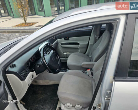 Серый Хендай Акцент, объемом двигателя 1.6 л и пробегом 201 тыс. км за 5300 $, фото 10 на Automoto.ua