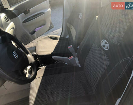 Сірий Хендай Акцент, об'ємом двигуна 1.4 л та пробігом 200 тис. км за 5000 $, фото 4 на Automoto.ua