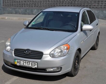 Серый Хендай Акцент, объемом двигателя 1.4 л и пробегом 158 тыс. км за 4200 $, фото 1 на Automoto.ua