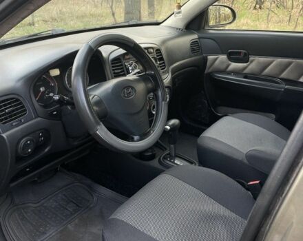 Сірий Хендай Акцент, об'ємом двигуна 1.4 л та пробігом 160 тис. км за 4999 $, фото 7 на Automoto.ua