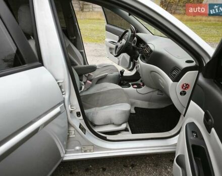 Сірий Хендай Акцент, об'ємом двигуна 1.5 л та пробігом 150 тис. км за 5500 $, фото 26 на Automoto.ua