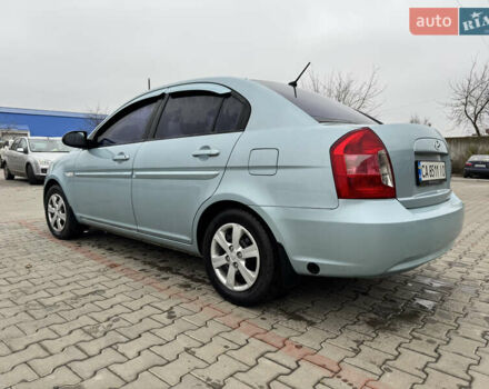Серый Хендай Акцент, объемом двигателя 1.6 л и пробегом 211 тыс. км за 5200 $, фото 6 на Automoto.ua