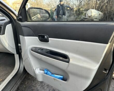 Серый Хендай Акцент, объемом двигателя 1.4 л и пробегом 180 тыс. км за 1200 $, фото 6 на Automoto.ua