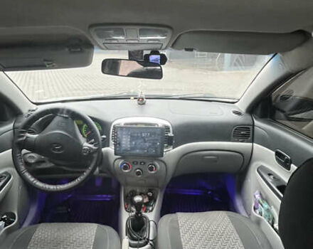 Сірий Хендай Акцент, об'ємом двигуна 1.4 л та пробігом 268 тис. км за 3500 $, фото 5 на Automoto.ua