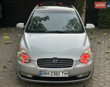 Серый Хендай Акцент, объемом двигателя 1.4 л и пробегом 200 тыс. км за 4990 $, фото 3 на Automoto.ua