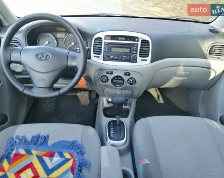 Серый Хендай Акцент, объемом двигателя 1.6 л и пробегом 150 тыс. км за 7000 $, фото 10 на Automoto.ua