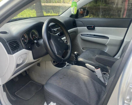 Серый Хендай Акцент, объемом двигателя 1.4 л и пробегом 246 тыс. км за 4800 $, фото 12 на Automoto.ua