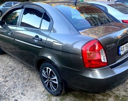 Серый Хендай Акцент, объемом двигателя 1.4 л и пробегом 230 тыс. км за 4800 $, фото 5 на Automoto.ua