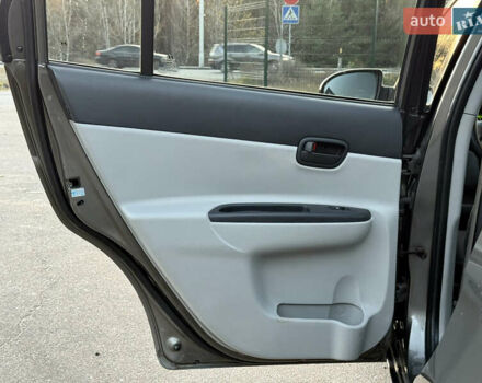 Сірий Хендай Акцент, об'ємом двигуна 1.4 л та пробігом 138 тис. км за 5600 $, фото 38 на Automoto.ua