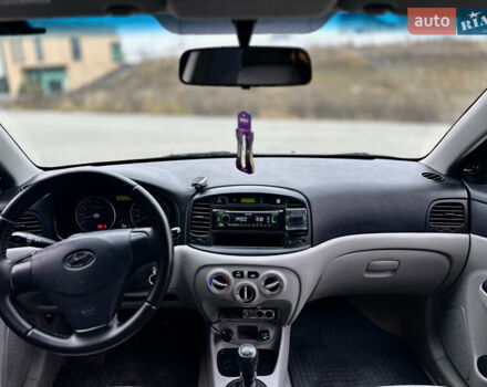 Серый Хендай Акцент, объемом двигателя 1.4 л и пробегом 312 тыс. км за 4150 $, фото 25 на Automoto.ua