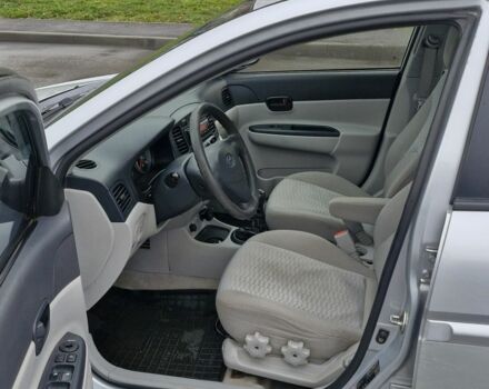 Серый Хендай Акцент, объемом двигателя 1.5 л и пробегом 268 тыс. км за 3400 $, фото 5 на Automoto.ua