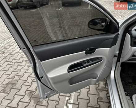 Серый Хендай Акцент, объемом двигателя 1.4 л и пробегом 327 тыс. км за 4500 $, фото 29 на Automoto.ua