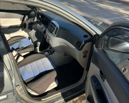 Серый Хендай Акцент, объемом двигателя 1.6 л и пробегом 308 тыс. км за 4600 $, фото 15 на Automoto.ua